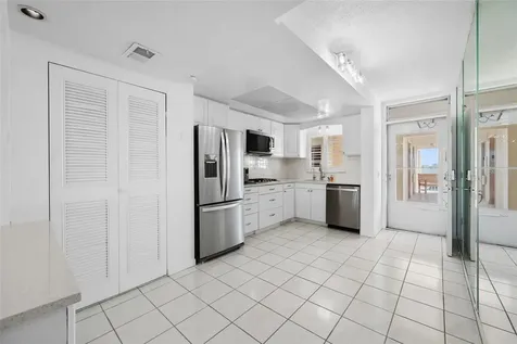 1847 Shore Drive S St Petersburg FL 33707