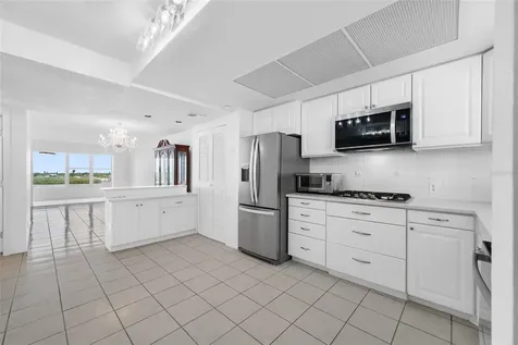 1847 Shore Drive S St Petersburg FL 33707