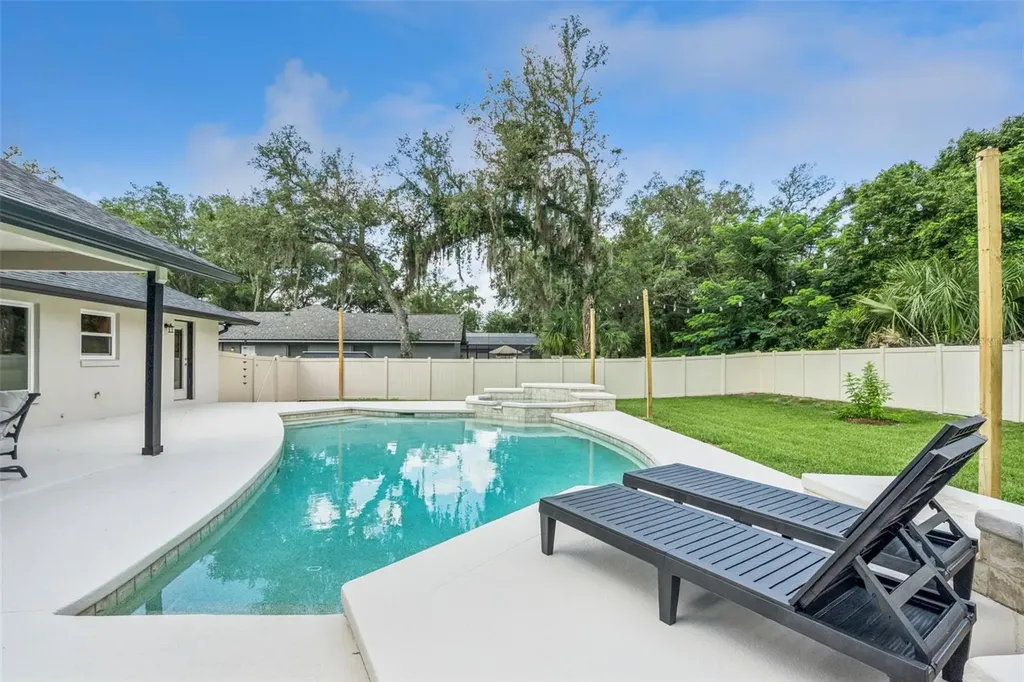 1653 Windy Bluff Point Longwood FL 32750