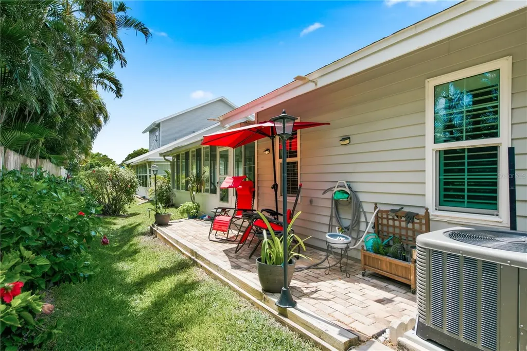 11722 Currie Lane Largo FL 33774