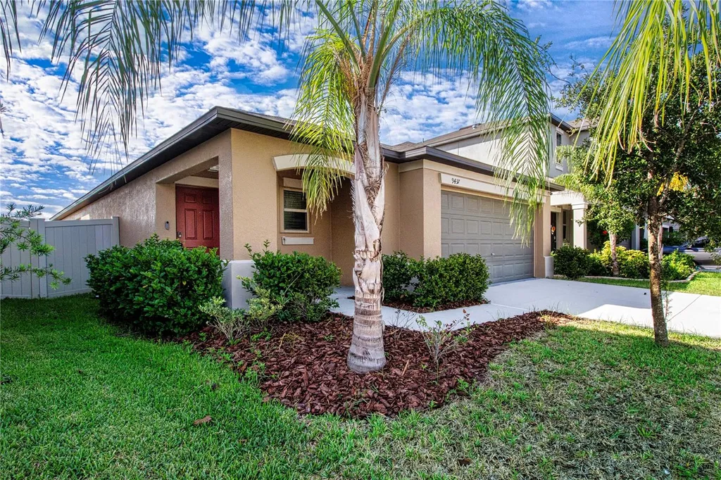 9437 Lemon Drop Loop Sun City Center FL 33573