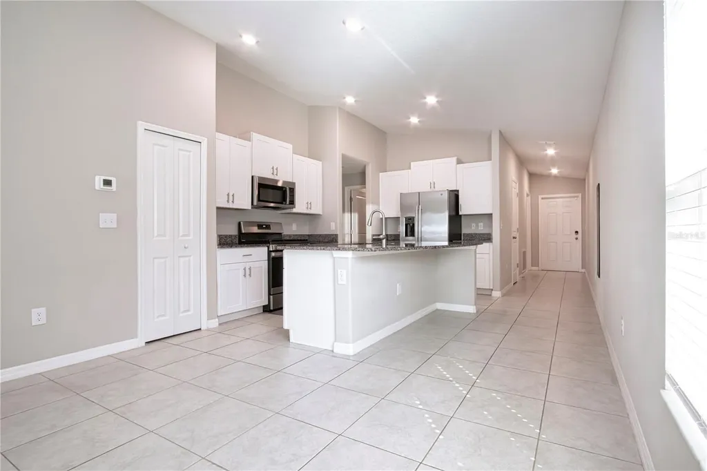 9437 Lemon Drop Loop Sun City Center FL 33573