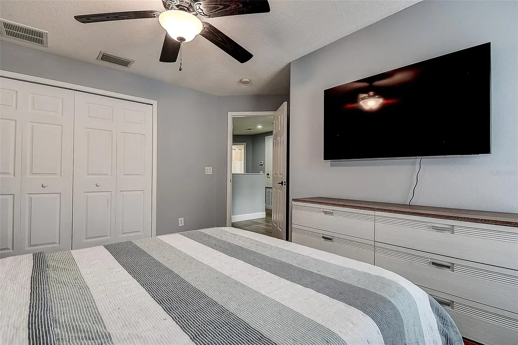 1426 Hillview Lane Tarpon Springs FL 34689