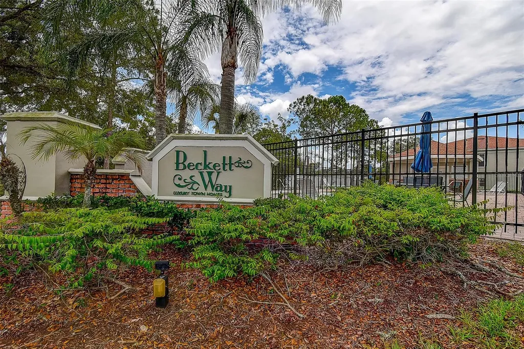 1426 Hillview Lane Tarpon Springs FL 34689