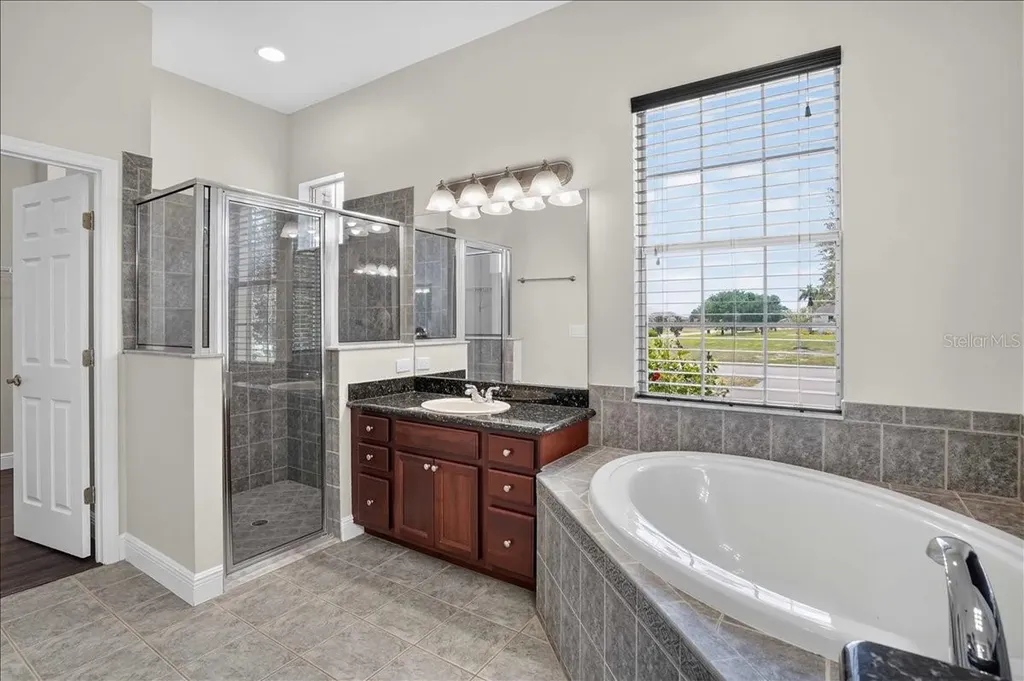 5218 Lake Toscana Drive Wimauma FL 33598