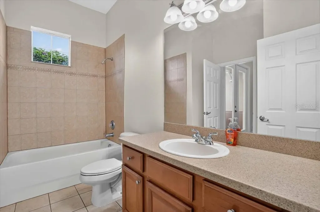 5218 Lake Toscana Drive Wimauma FL 33598