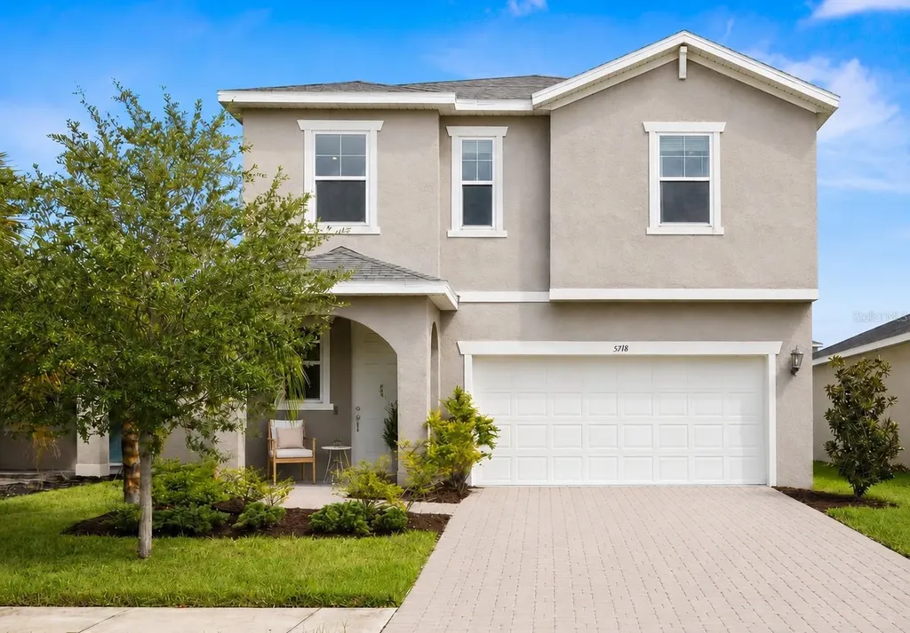 5718 Los Robles Court Palmetto FL 34221