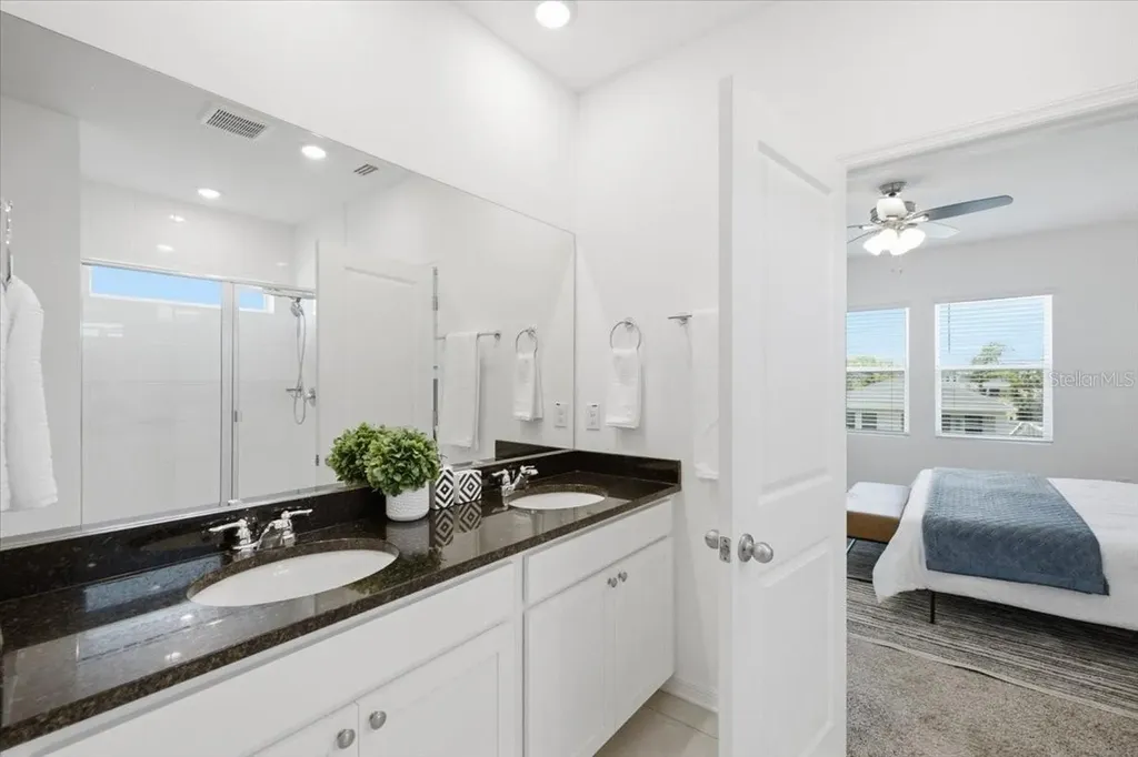 5718 Los Robles Court Palmetto FL 34221