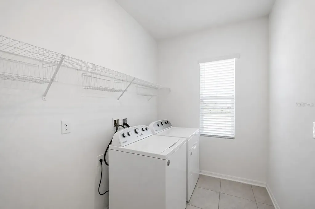 5718 Los Robles Court Palmetto FL 34221