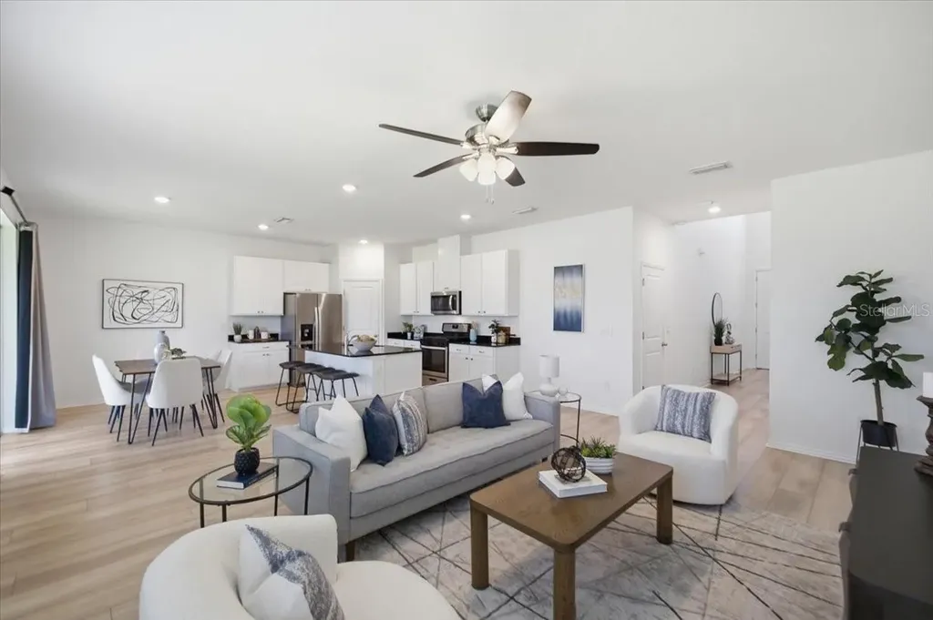 5718 Los Robles Court Palmetto FL 34221