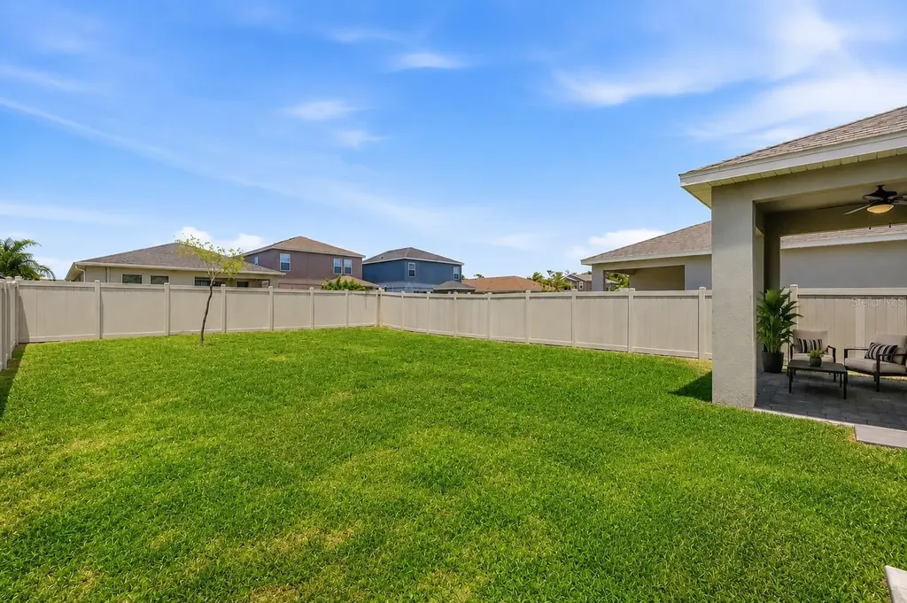 5718 Los Robles Court Palmetto FL 34221