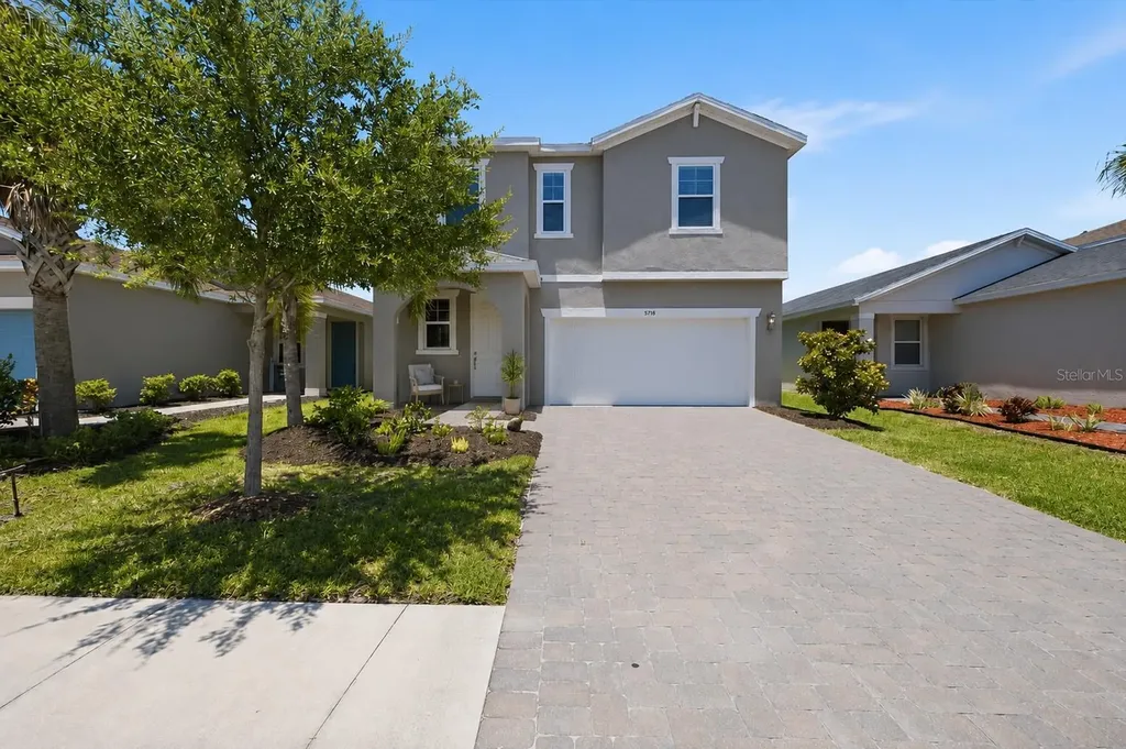 5718 Los Robles Court Palmetto FL 34221