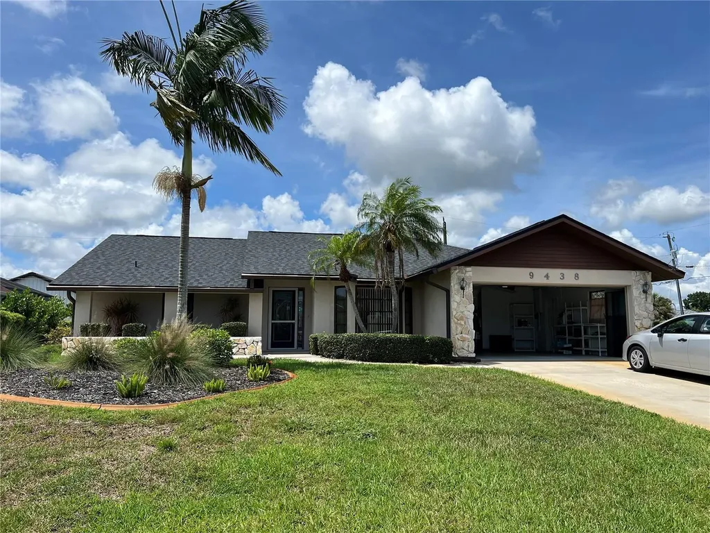 9438 Crugar Englewood FL 34224