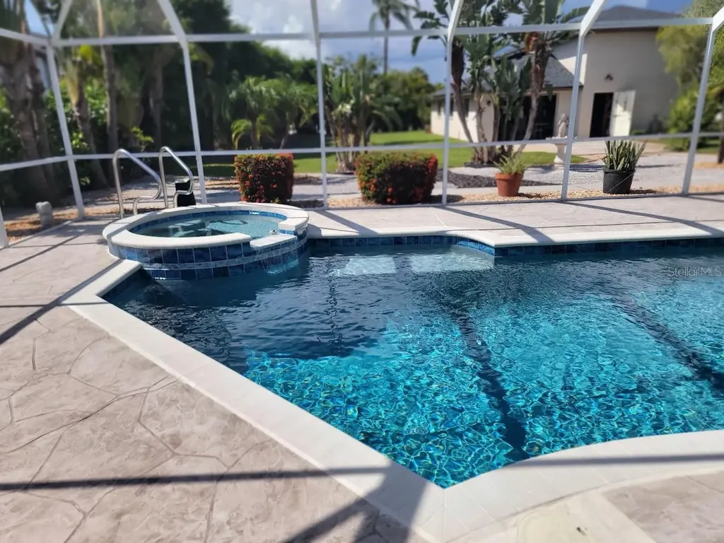 9438 Crugar Englewood FL 34224