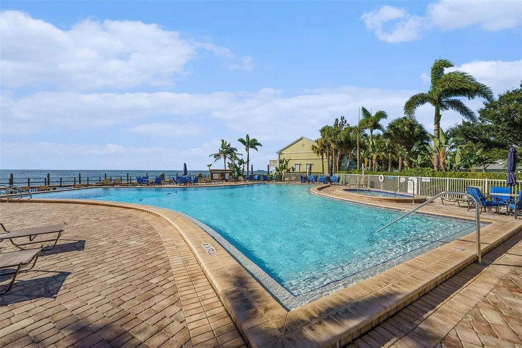 5176 Salmon Drive SE St Petersburg FL 33705