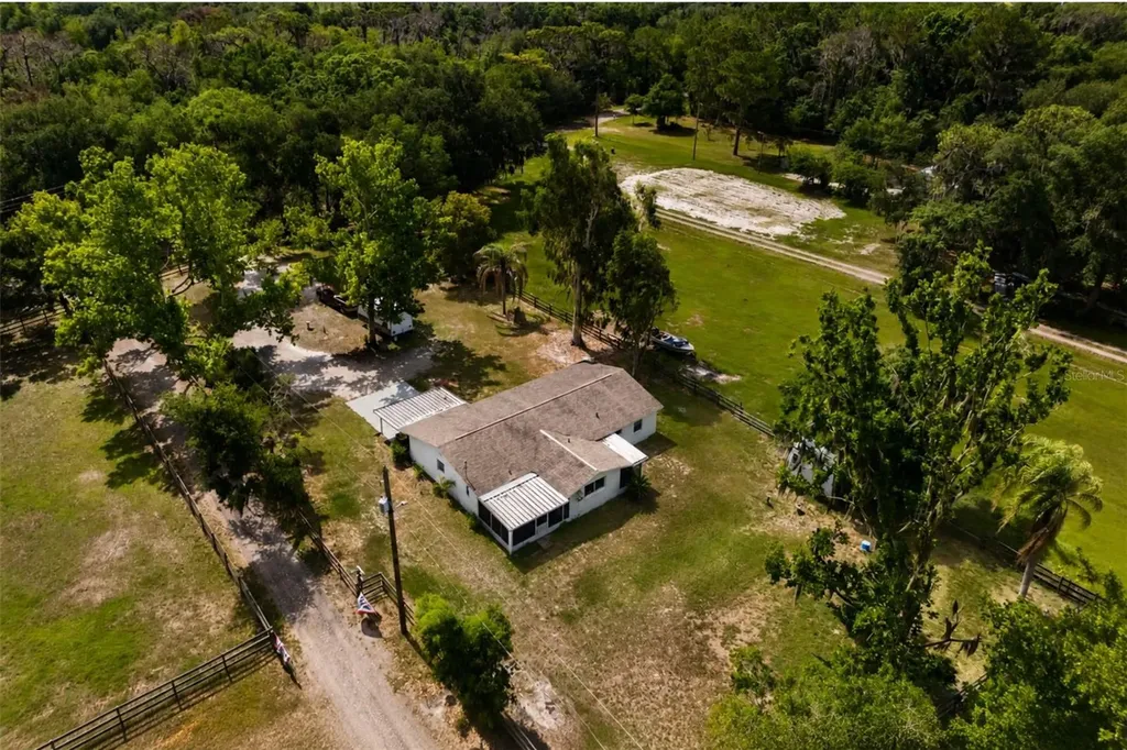 12631 Hobson Simmons Road Lithia FL 33547