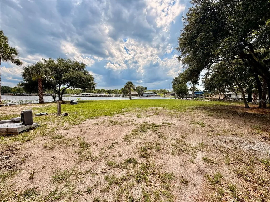 1570 Riveredge Court Astor FL 32102