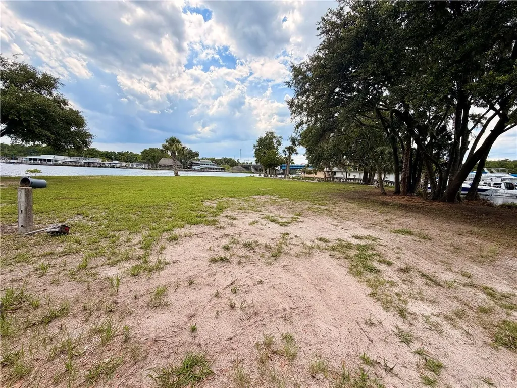 1570 Riveredge Court Astor FL 32102