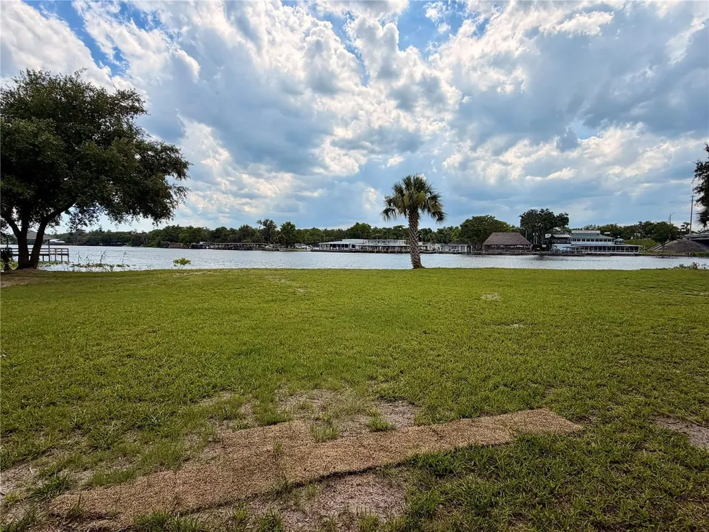 1570 Riveredge Court Astor FL 32102