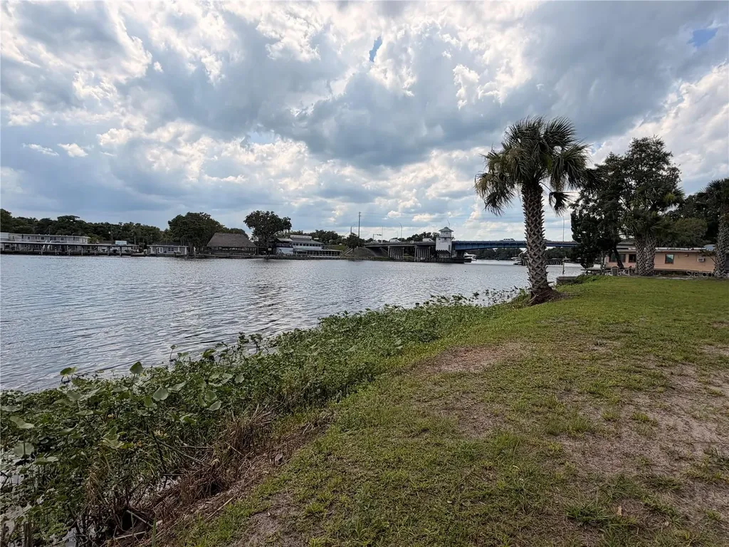 1570 Riveredge Court Astor FL 32102