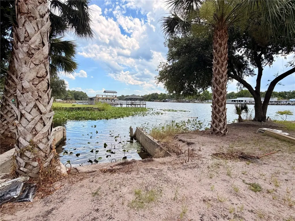 1570 Riveredge Court Astor FL 32102