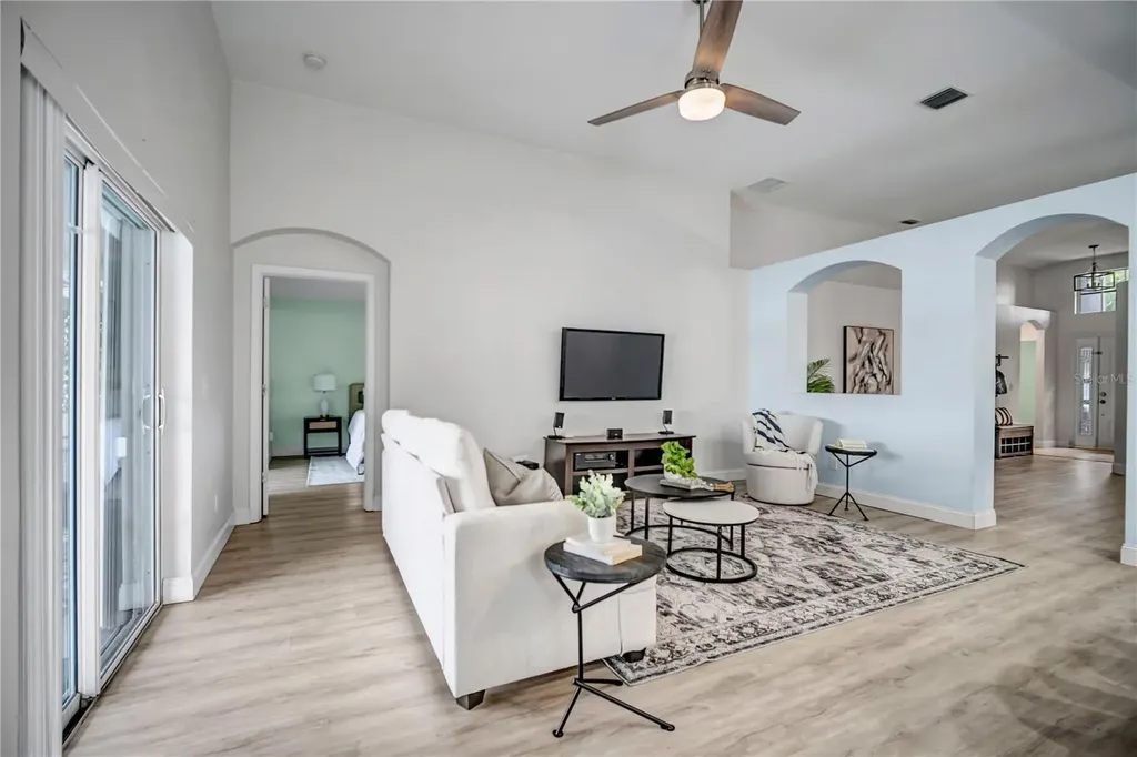 809 Addison Drive NE St Petersburg FL 33716