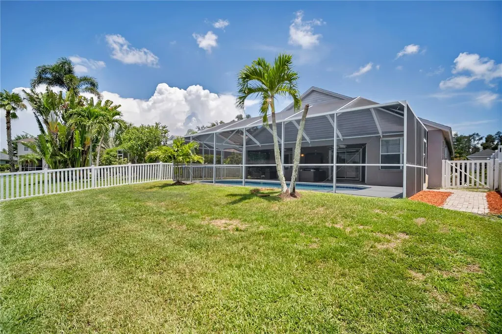 809 Addison Drive NE St Petersburg FL 33716