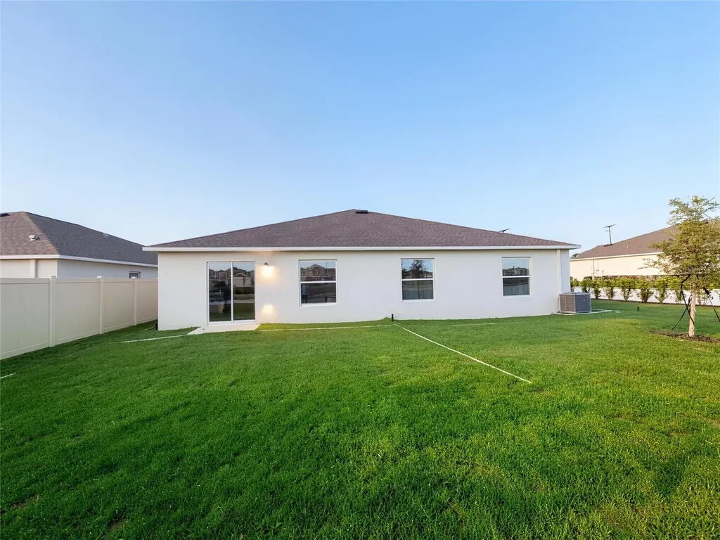 2085 Lasso Loop Eagle Lake FL 33839