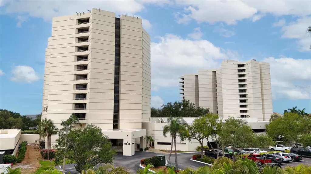 5940 Pelican Bay Plaza S St Petersburg FL 33707