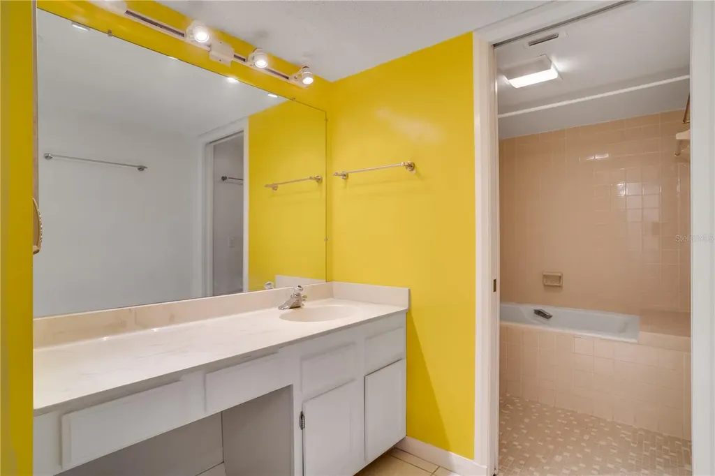 5940 Pelican Bay Plaza S St Petersburg FL 33707