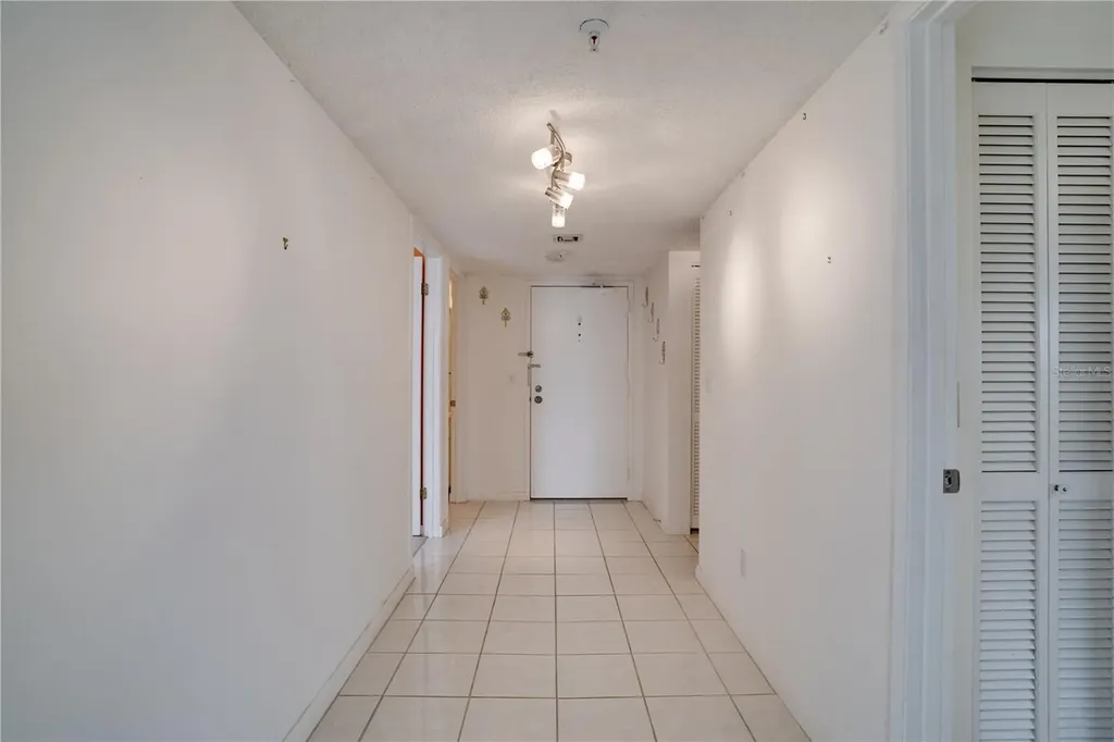 5940 Pelican Bay Plaza S St Petersburg FL 33707