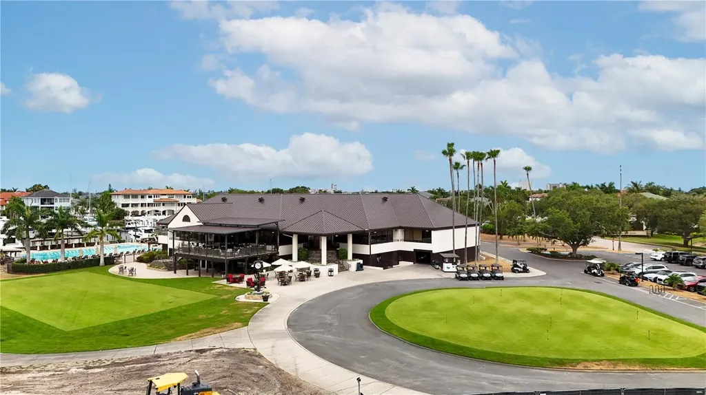 5940 Pelican Bay Plaza S St Petersburg FL 33707