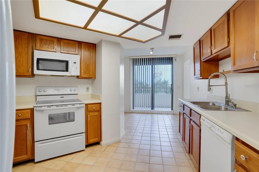 5940 Pelican Bay Plaza S St Petersburg FL 33707