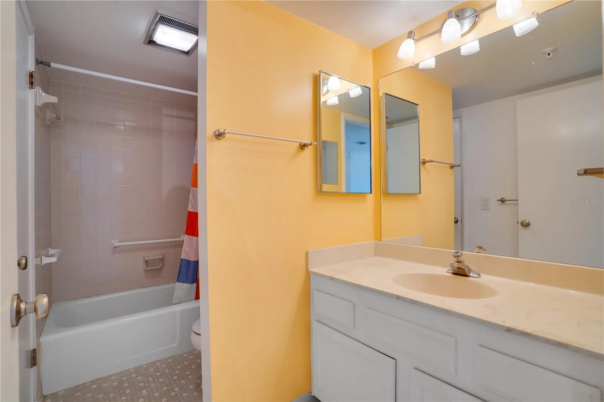 5940 Pelican Bay Plaza S St Petersburg FL 33707