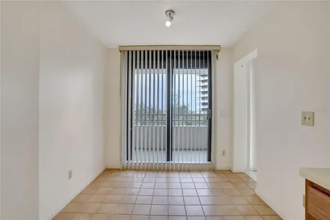 5940 Pelican Bay Plaza S St Petersburg FL 33707