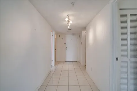 5940 Pelican Bay Plaza S St Petersburg FL 33707