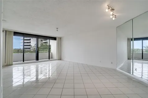 5940 Pelican Bay Plaza S St Petersburg FL 33707