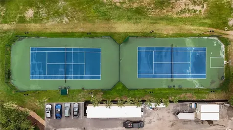 5940 Pelican Bay Plaza S St Petersburg FL 33707