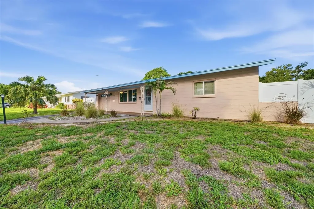 3360 70 Street N St Petersburg FL 33710