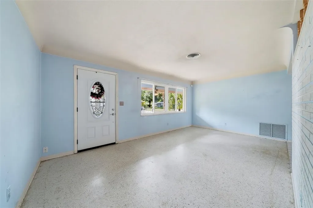 3360 70 Street N St Petersburg FL 33710