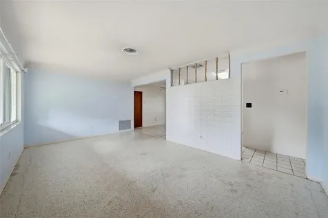 3360 70 Street N St Petersburg FL 33710