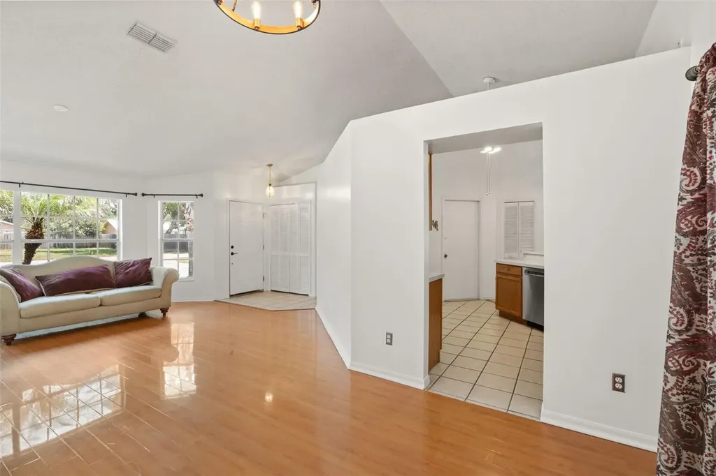 5543 Pine Street Mount Dora FL 32757