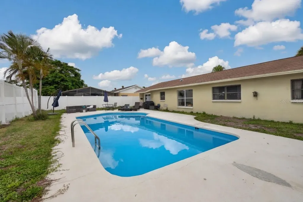 4724 Soapstone Drive Tampa FL 33615
