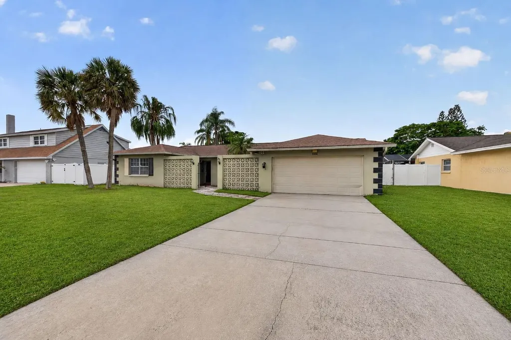 4724 Soapstone Drive Tampa FL 33615