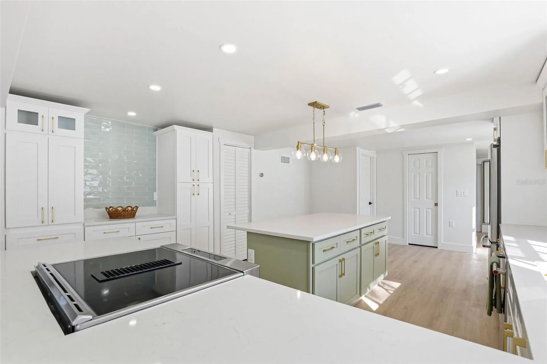 301 81st Avenue NE St Petersburg FL 33702