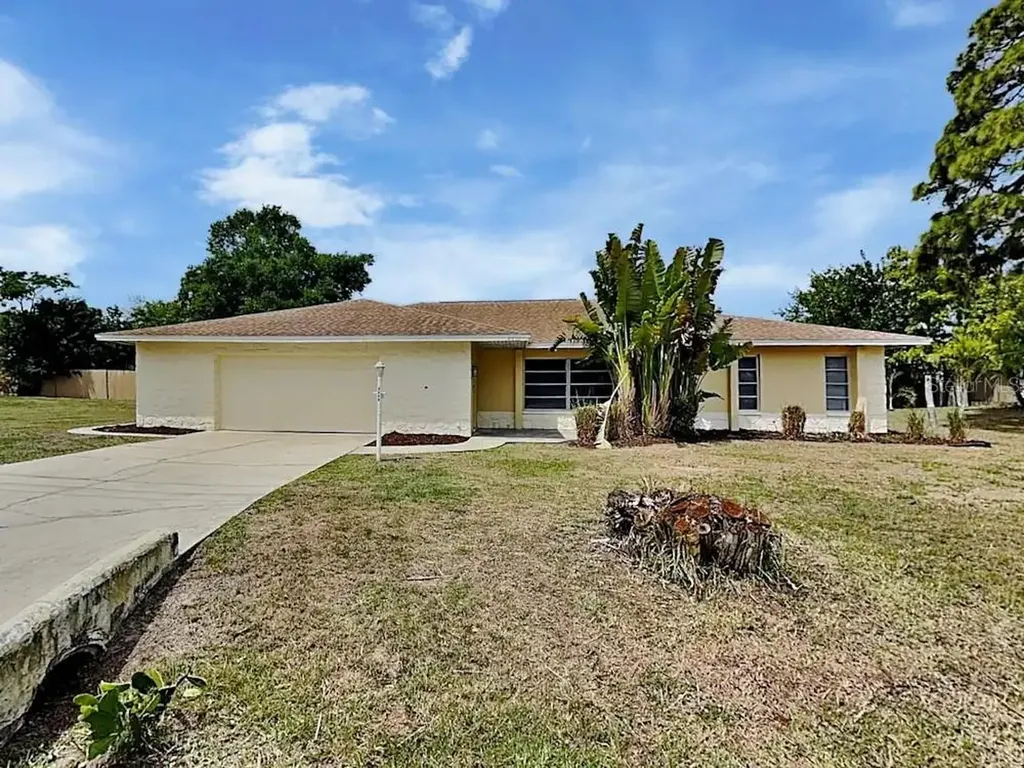 8900 Phyliss Avenue Sarasota FL 34231