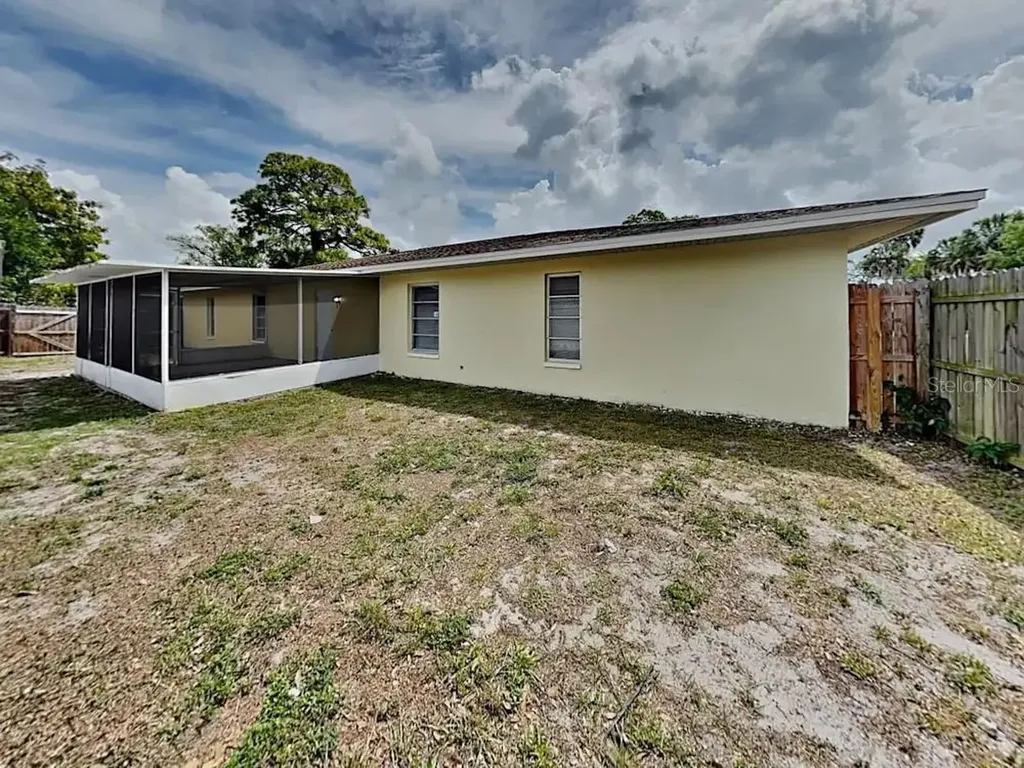 8900 Phyliss Avenue Sarasota FL 34231