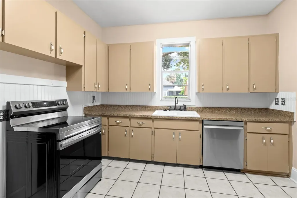 907 N Clark Street Plant City FL 33563