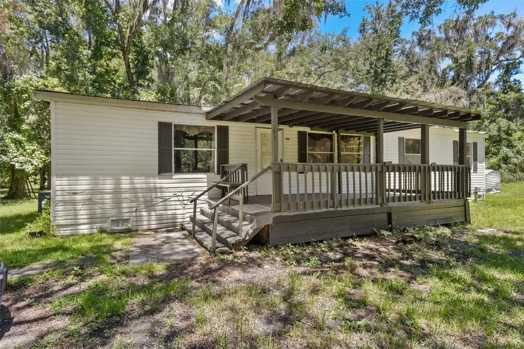 3002 SW 127th Avenue Webster FL 33597