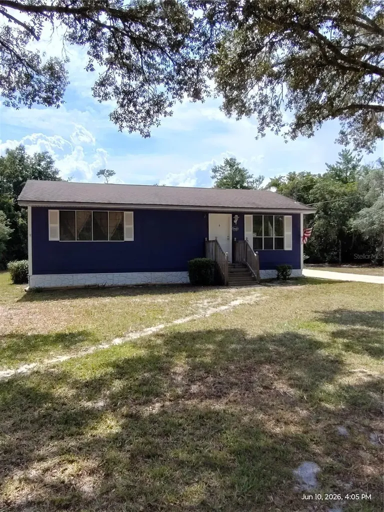 140 Bay Road Ocklawaha FL 32179